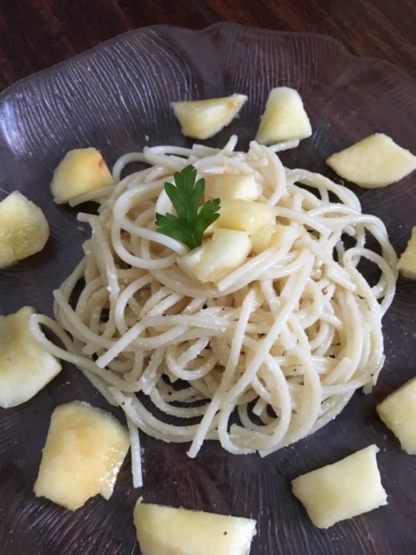 夏の終わりにチーズパスタ（食・ワイン　霜尾）